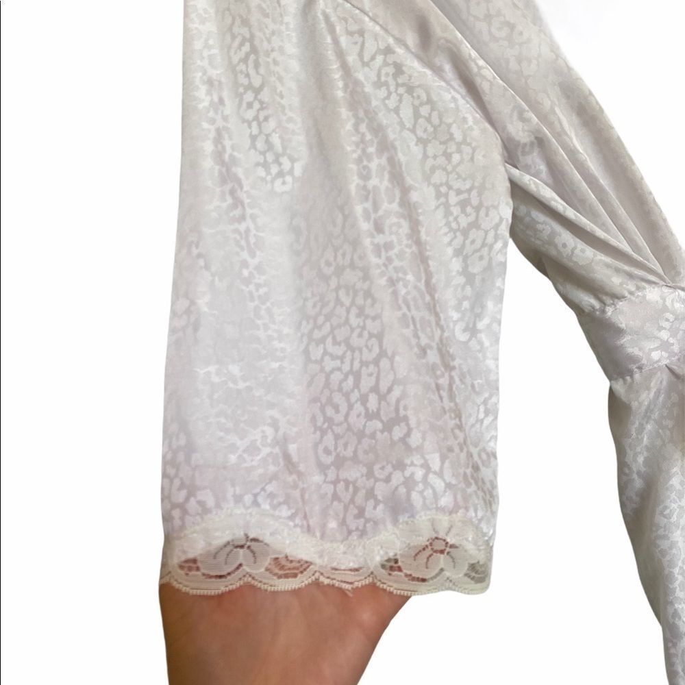 VTG Kathryn Silky Sleepware White Leopard Robe S - Picture 3 of 4